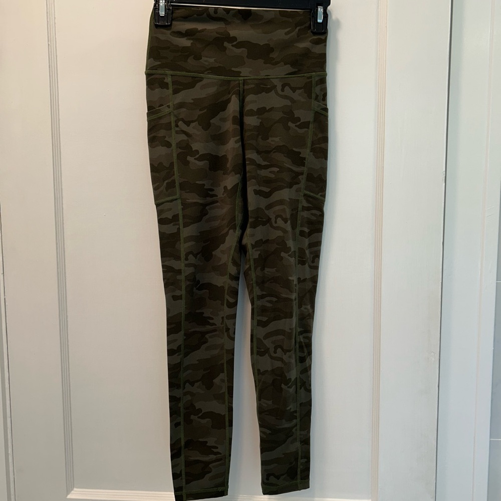 Camo High-Waisted Leggings